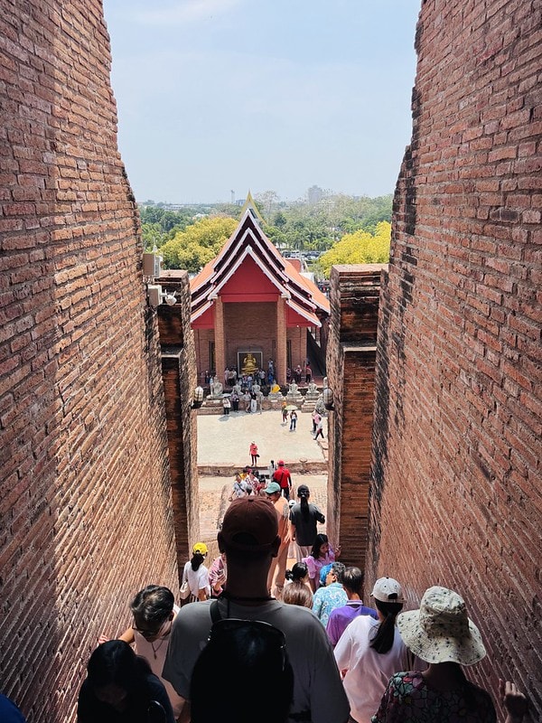 20251102-i9m9i 20251102-i9m9i