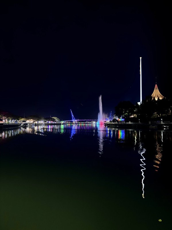 20251102-y4hyh 20251102-y4hyh