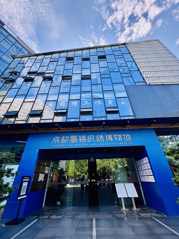 20251102-9pr3g 20251102-9pr3g