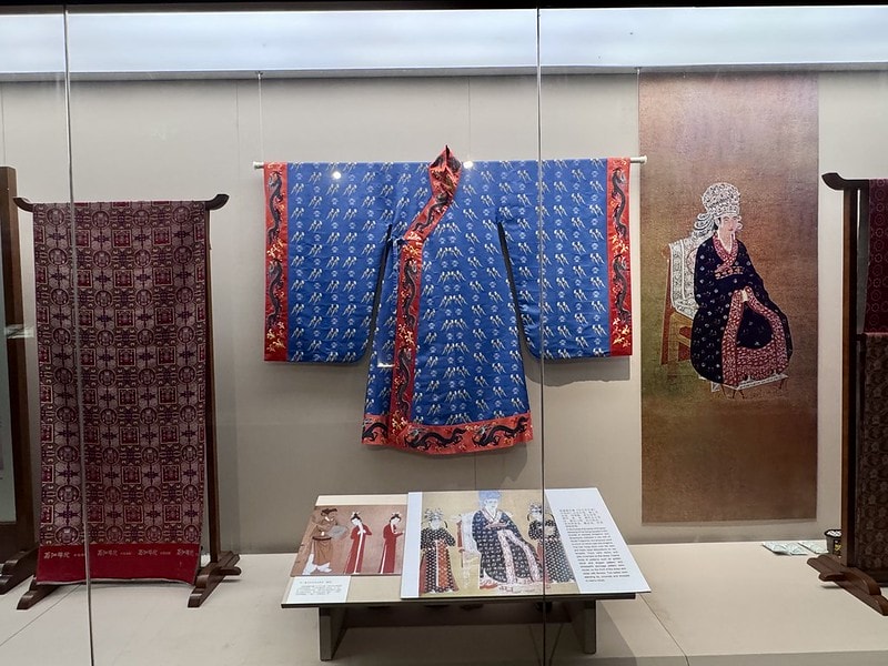 20251102-hpgtz 20251102-hpgtz