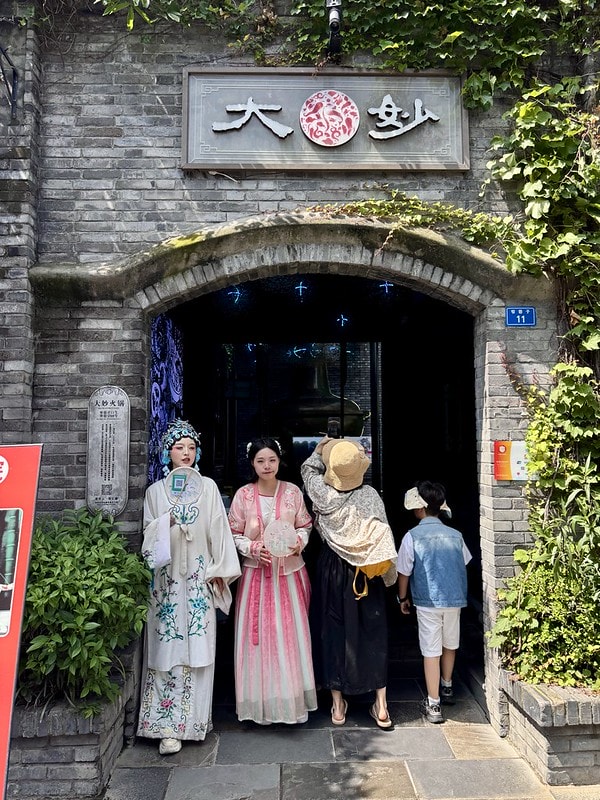 20251102-ptvkq 20251102-ptvkq