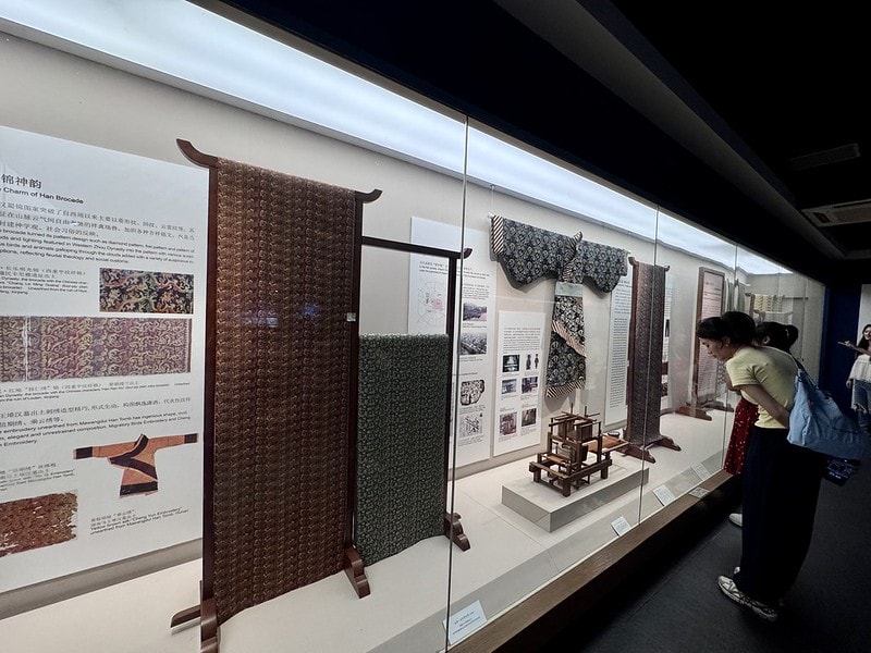 20251102-r6f2t 20251102-r6f2t