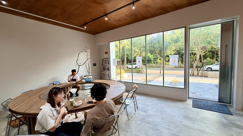 20251102-jnx0n 20251102-jnx0n