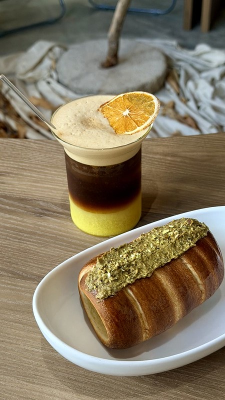 20251102-m9nzz 20251102-m9nzz