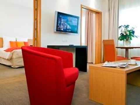 【非洲,摩洛哥】非洲初體驗,摩洛哥第一站,卡薩布蘭卡剪頭髮跟學當地人喝茶。(Cosmos摩洛哥團,到當地集合,再出發) - 第21張圖 【非洲,摩洛哥】非洲初體驗,摩洛哥第一站,卡薩布蘭卡剪頭髮跟學當地人喝茶。(Cosmos摩洛哥團,到當地集合,再出發)