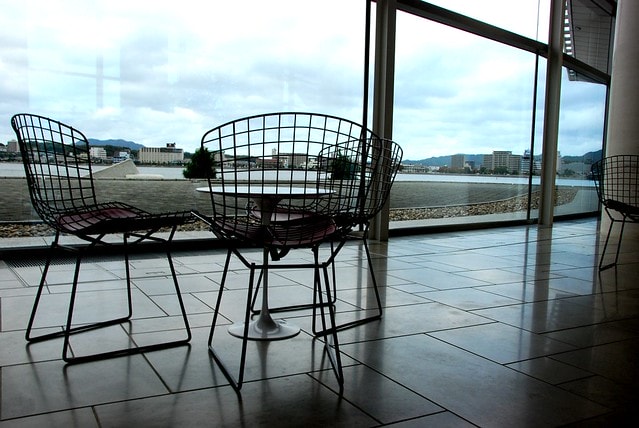 【日本,四國】跟著明星去旅行,林依晨山陰愛戀之旅 ~ 在島根縣立美術館看夕陽,摸幸運兔祈求美好姻緣 - 第35張圖