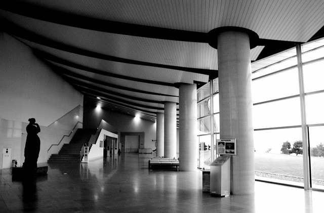 【日本,四國】跟著明星去旅行,林依晨山陰愛戀之旅 ~ 在島根縣立美術館看夕陽,摸幸運兔祈求美好姻緣 - 第16張圖