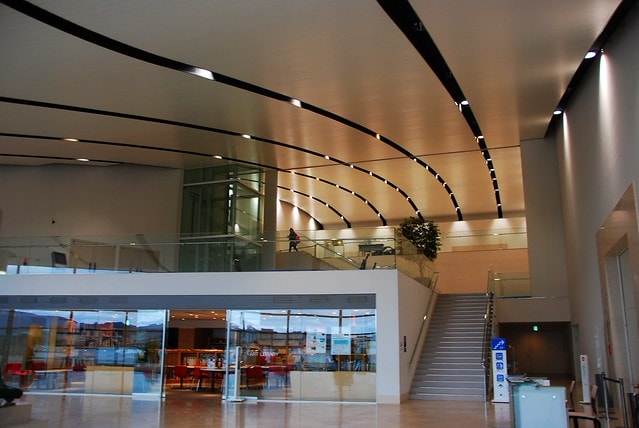 【日本,四國】跟著明星去旅行,林依晨山陰愛戀之旅 ~ 在島根縣立美術館看夕陽,摸幸運兔祈求美好姻緣 - 第18張圖