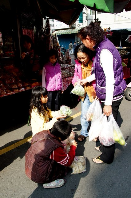 感恩月份大家一起來蓄積愛的能量，「點燃生命之火」人人點燃一盞燈，照亮無數的生命