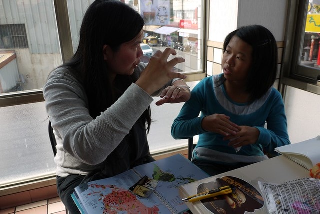 感恩月份大家一起來蓄積愛的能量，「點燃生命之火」人人點燃一盞燈，照亮無數的生命