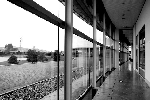 【日本,四國】跟著明星去旅行,林依晨山陰愛戀之旅 ~ 在島根縣立美術館看夕陽,摸幸運兔祈求美好姻緣 - 第9張圖