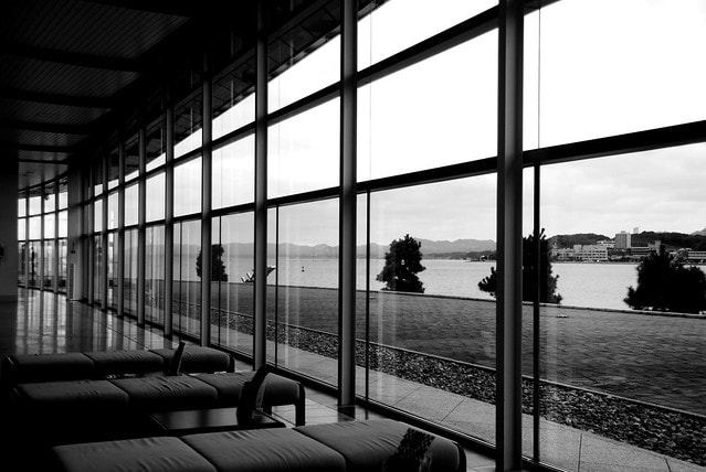 【日本,四國】跟著明星去旅行,林依晨山陰愛戀之旅 ~ 在島根縣立美術館看夕陽,摸幸運兔祈求美好姻緣 - 第15張圖