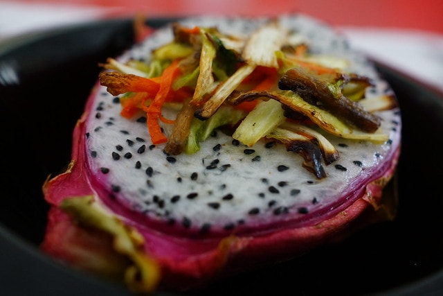 【台灣,離島,金門食記】耳聞多年的金門創意特色美食《湶民水果餐》用水果入菜健康又好吃 ; 葷食,素食都各有滋味 - 第10張圖