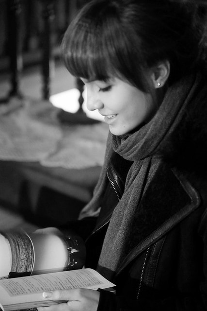 【台灣，台北】帶創作型正妹歌手喬毓明(Ming)逛永樂市場、迪化街…台北城辦年貨的老區域，提前感受台灣中國年；在小藝埕爐鍋喝咖啡聊專輯音樂「明天.Ming Day」