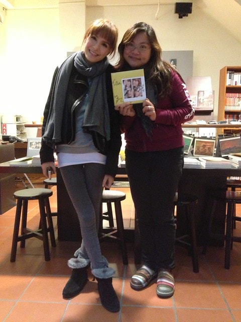 【台灣，台北】帶創作型正妹歌手喬毓明(Ming)逛永樂市場、迪化街…台北城辦年貨的老區域，提前感受台灣中國年；在小藝埕爐鍋喝咖啡聊專輯音樂「明天.Ming Day」