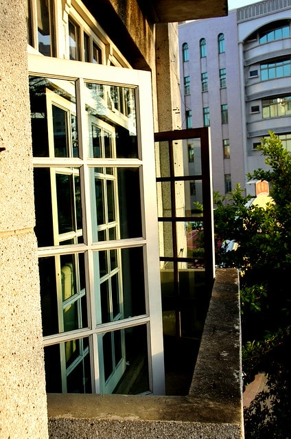 【台灣，台南市】下午茶在老屋中的光影遊戲，讓人回味無窮的好地方~小西門時光驛棧旅行咖啡館West Town Café