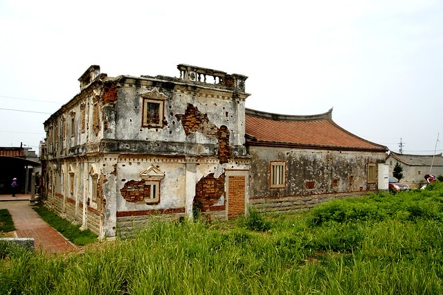 【台灣，離島，金門】古寧頭電瓶車10元帶你遊遍古寧頭戰地文化與體驗生態風光。(漫遊林厝和平紀念廣場→古寧頭戰史館→古戰場播音牆→北山石蚵田→北山聚落→南山聚落→自然溼地中心→雙鯉湖→古龍頭水尾塔)