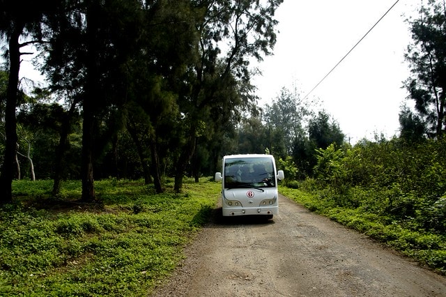 【台灣，離島，金門】古寧頭電瓶車10元帶你遊遍古寧頭戰地文化與體驗生態風光。(漫遊林厝和平紀念廣場→古寧頭戰史館→古戰場播音牆→北山石蚵田→北山聚落→南山聚落→自然溼地中心→雙鯉湖→古龍頭水尾塔)