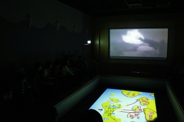 【台灣，離島，金門】古寧頭電瓶車10元帶你遊遍古寧頭戰地文化與體驗生態風光。(漫遊林厝和平紀念廣場→古寧頭戰史館→古戰場播音牆→北山石蚵田→北山聚落→南山聚落→自然溼地中心→雙鯉湖→古龍頭水尾塔)