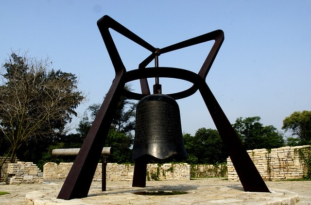 【台灣，離島，金門】古寧頭電瓶車10元帶你遊遍古寧頭戰地文化與體驗生態風光。(漫遊林厝和平紀念廣場→古寧頭戰史館→古戰場播音牆→北山石蚵田→北山聚落→南山聚落→自然溼地中心→雙鯉湖→古龍頭水尾塔)