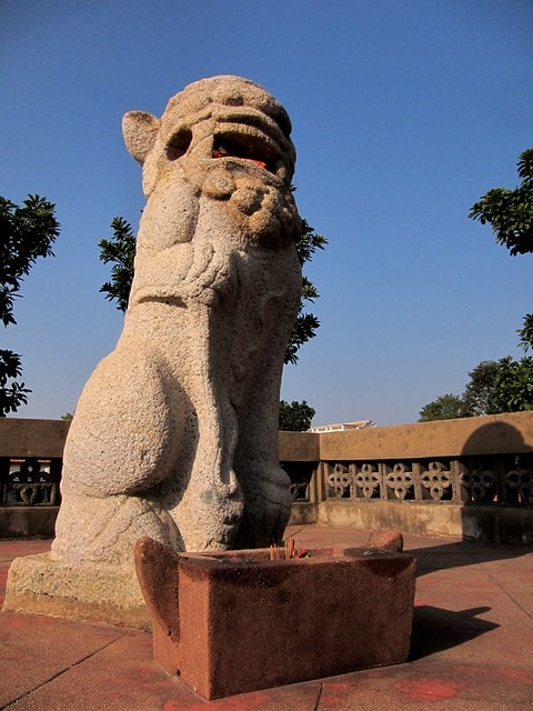 【台灣，離島，金門】古寧頭電瓶車10元帶你遊遍古寧頭戰地文化與體驗生態風光。(漫遊林厝和平紀念廣場→古寧頭戰史館→古戰場播音牆→北山石蚵田→北山聚落→南山聚落→自然溼地中心→雙鯉湖→古龍頭水尾塔)