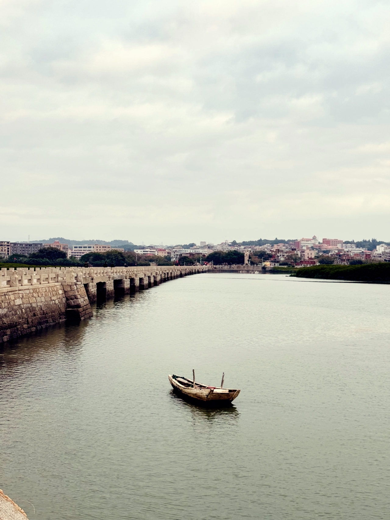 廈門｜泉州｜再訪洛陽橋，在中國第一座跨海大橋上，與千年潮聲相遇。（泉州旅遊景點）