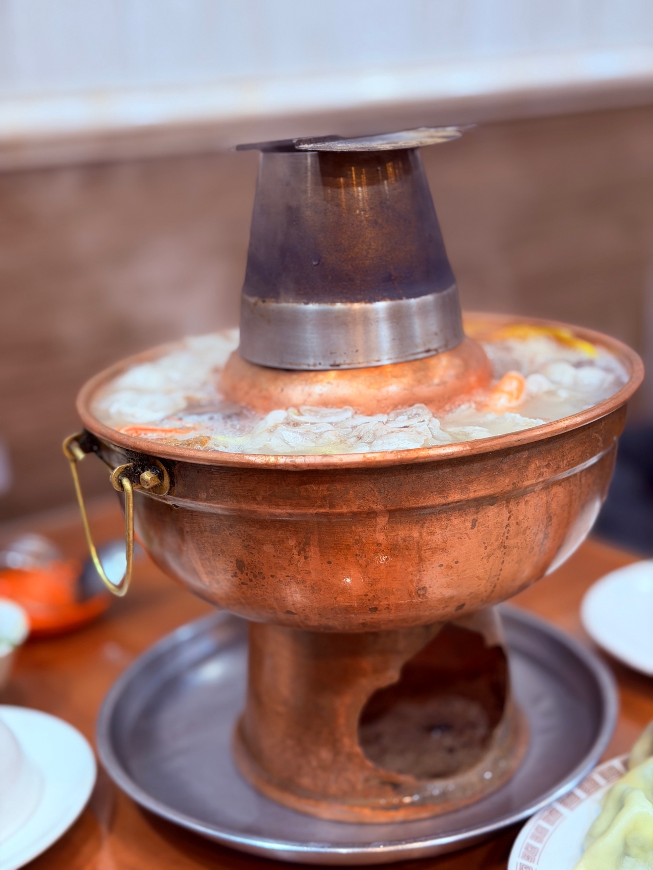 台灣|台北|中山區|吉林路美食「金稻子餐廳」;冬日裡最溫柔的北方家常味,酸菜白肉鍋、鍋包肉與最樸實的大拉皮。 - 第11張圖