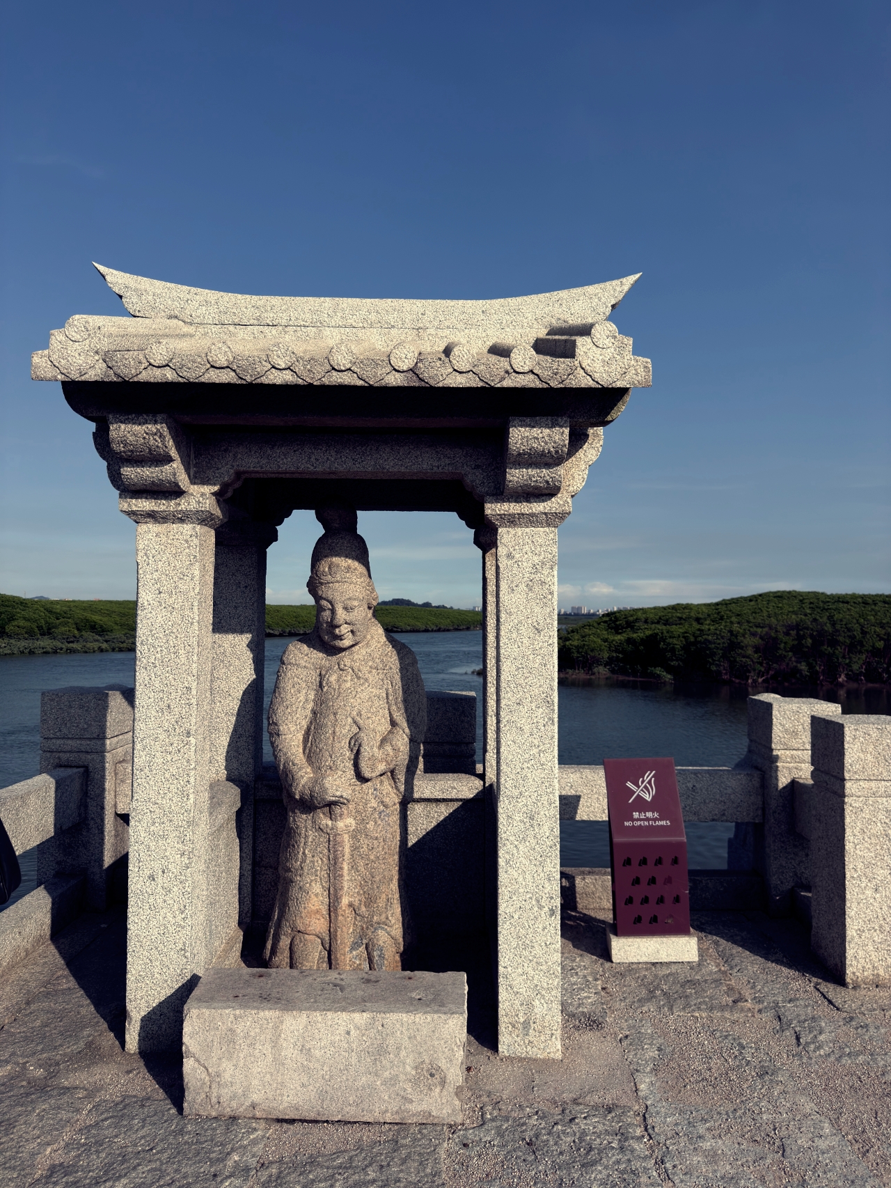 廈門｜泉州｜再訪洛陽橋，在中國第一座跨海大橋上，與千年潮聲相遇。（泉州旅遊景點）