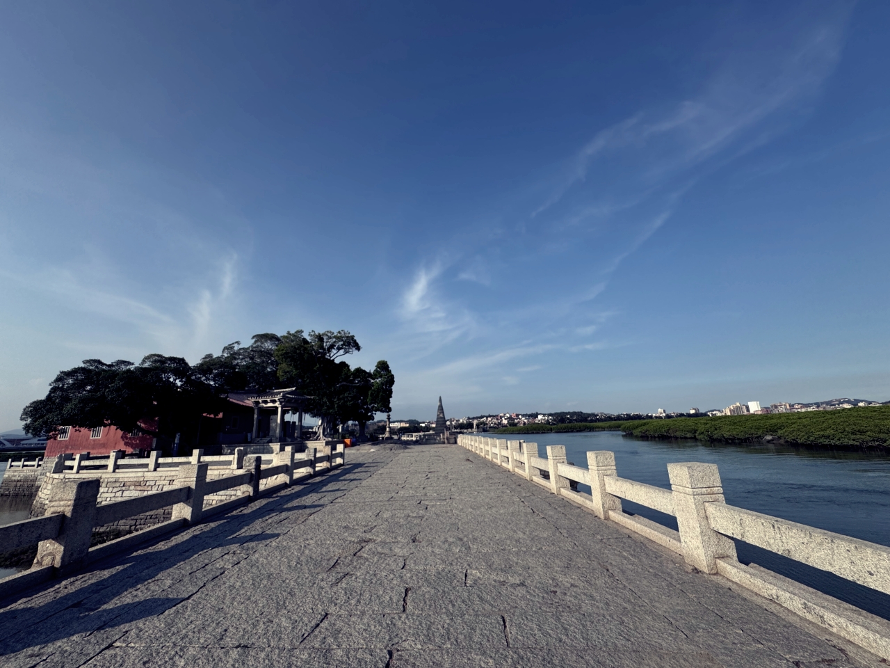 廈門｜泉州｜再訪洛陽橋，在中國第一座跨海大橋上，與千年潮聲相遇。（泉州旅遊景點）