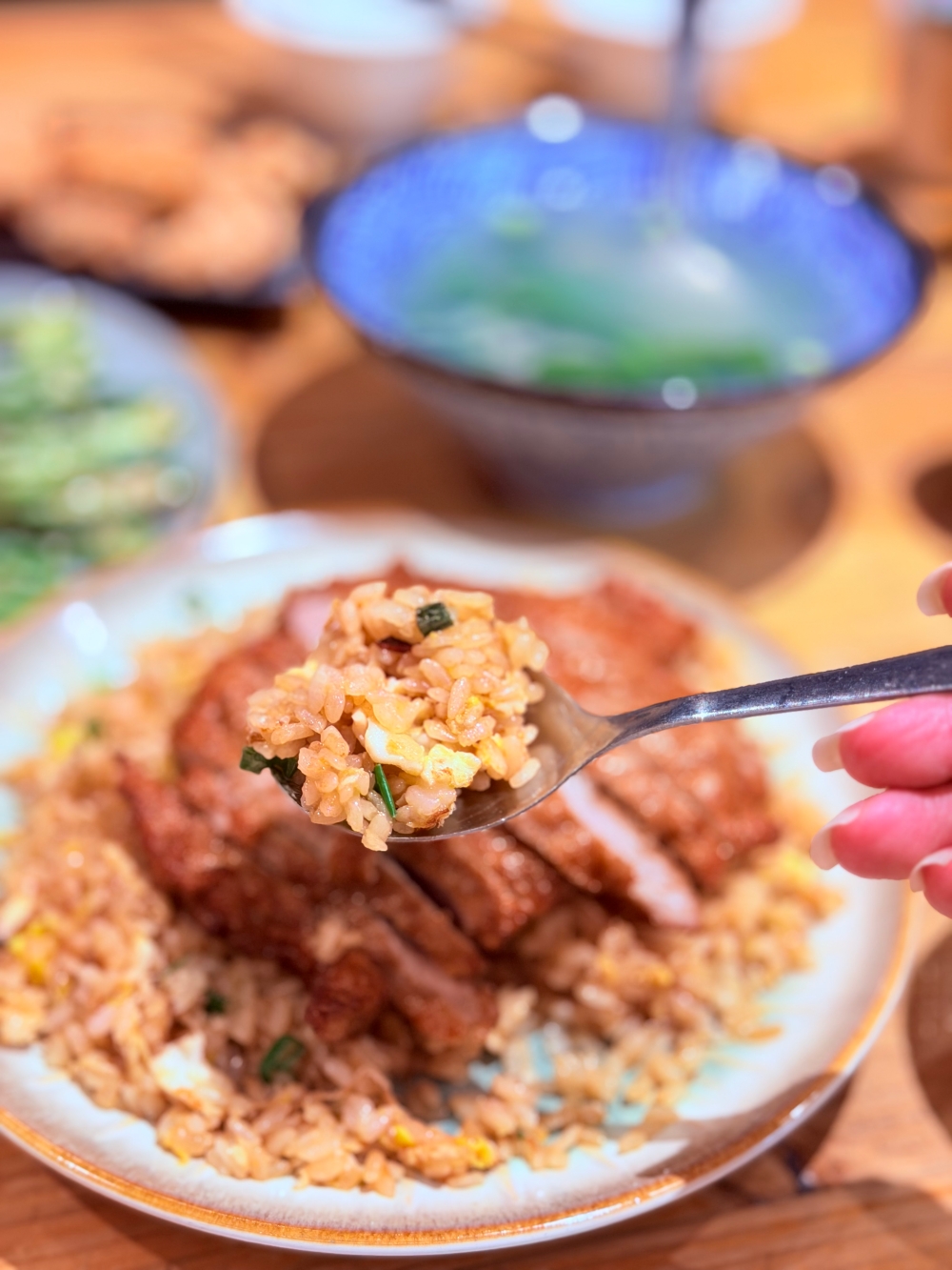 桃園市｜中壢美食｜祥祥台式小餐館～在日常裡慢慢吃飯的地方，中壢 SOGO 附近的一桌家常風景。