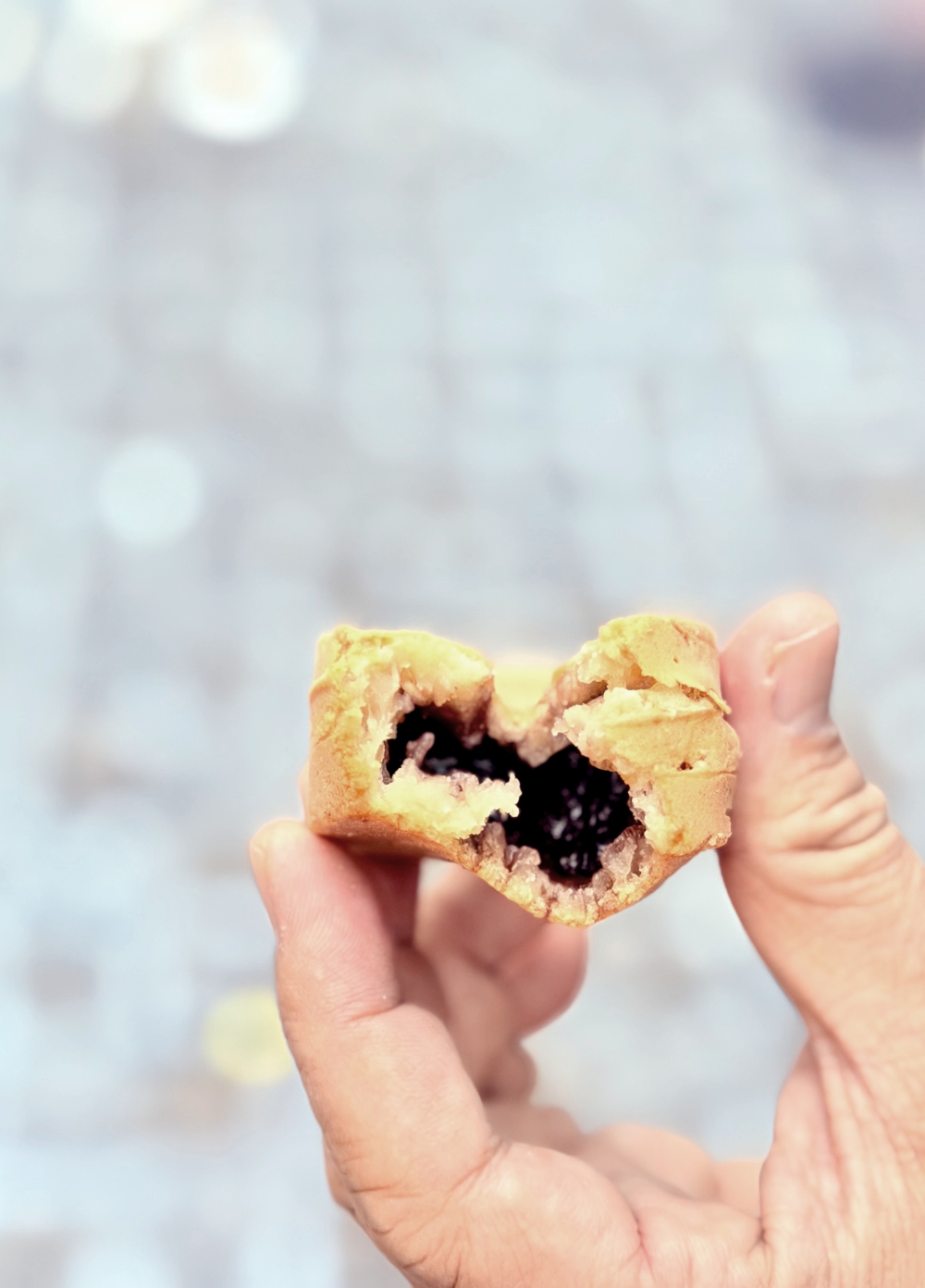 中壢銅板美食｜3 個十元紅豆餅～在火車站旁，被時間留下來的街角下午。（中壢銅板美食）