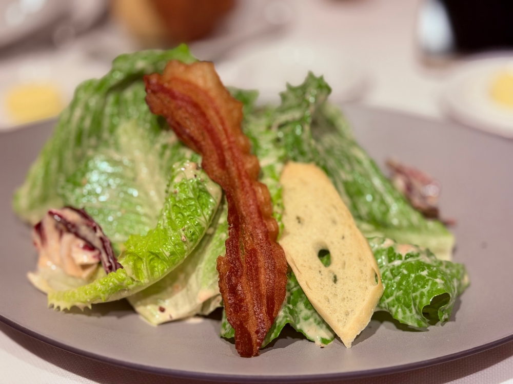 沖繩美食推薦｜海麗客蘭尼沖繩 Halekulani Okinawa 夕陽酒吧＋KINGDOM 牛排餐酒館晚餐＋甜點，用一個完整夜晚收藏沖繩的奢華慢旅。