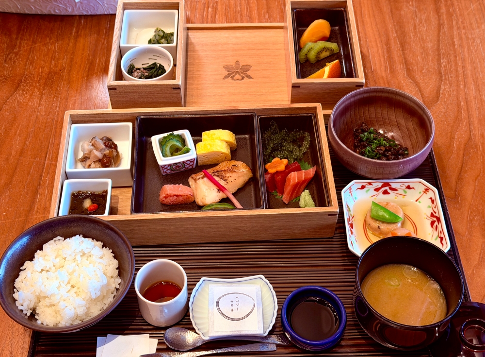 沖繩住宿推薦｜海麗客蘭尼沖繩 Halekulani Okinawa 全客房海景・恩納村頂級度假村慢旅體驗。