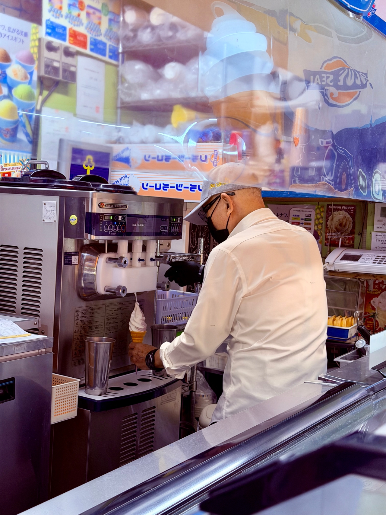 沖繩美食｜Blue Seal 沖繩必吃冰淇淋，在海風裡融化的島嶼甜味。