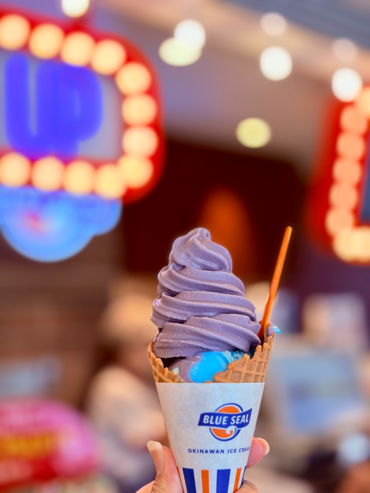 沖繩美食｜Blue Seal 沖繩必吃冰淇淋，在海風裡融化的島嶼甜味。