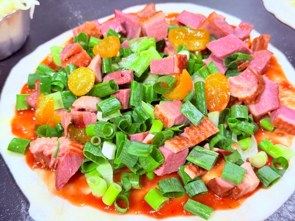 宜蘭縣｜員山鄉｜宜蘭豬龍寨~從豬圈變身山林秘境，這天我們在宜蘭吃了一份超療癒的 DIY 窯烤披薩🍕✨