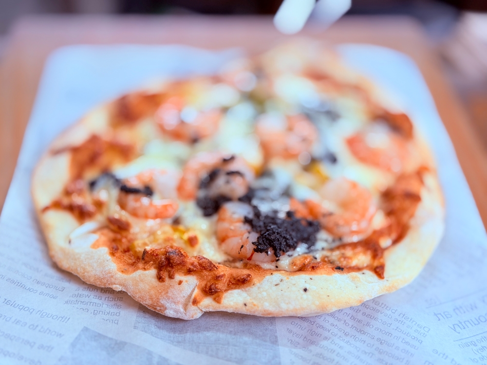 宜蘭縣｜員山鄉｜宜蘭豬龍寨~從豬圈變身山林秘境，這天我們在宜蘭吃了一份超療癒的 DIY 窯烤披薩🍕✨