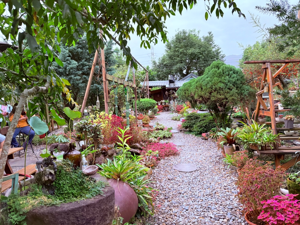 【宜蘭私房景點】木渠多肉農場|多肉植物 DIY × 療癒系花園,在地人才知道的秘境。 - 第21張圖 【宜蘭私房景點】木渠多肉農場|多肉植物 DIY × 療癒系花園,在地人才知道的秘境。