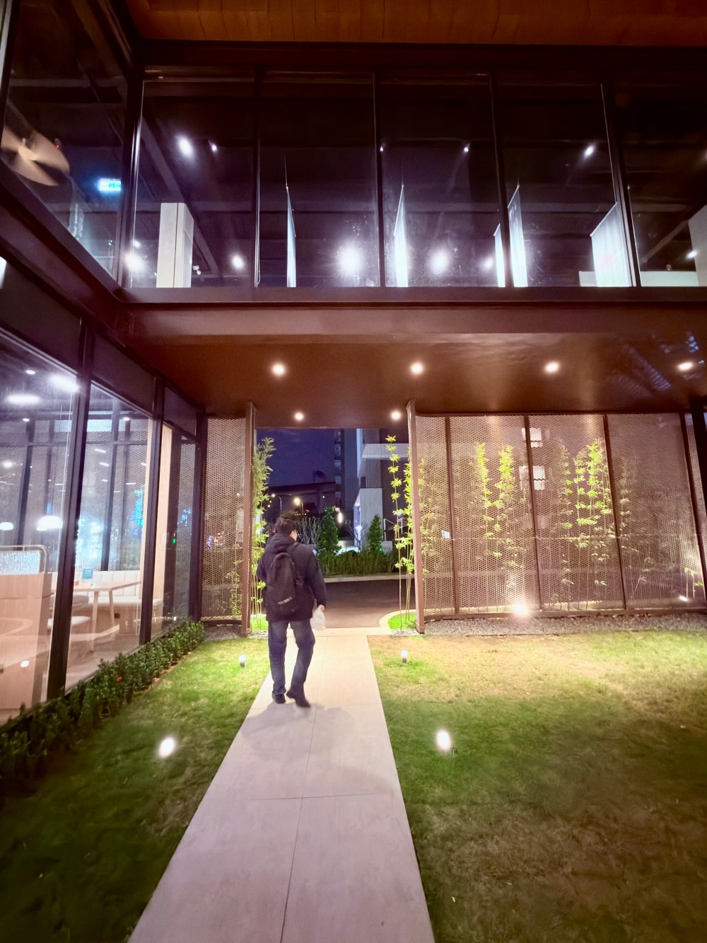 桃園|楊梅|萃99’Caffee 新農旗艦店~城市裡的玻璃溫室,當建築與咖啡香一起呼吸的地方。(楊梅咖啡館) - 第19張圖 桃園|楊梅|萃99’Caffee 新農旗艦店~城市裡的玻璃溫室,當建築與咖啡香一起呼吸的地方。(楊梅咖啡館)