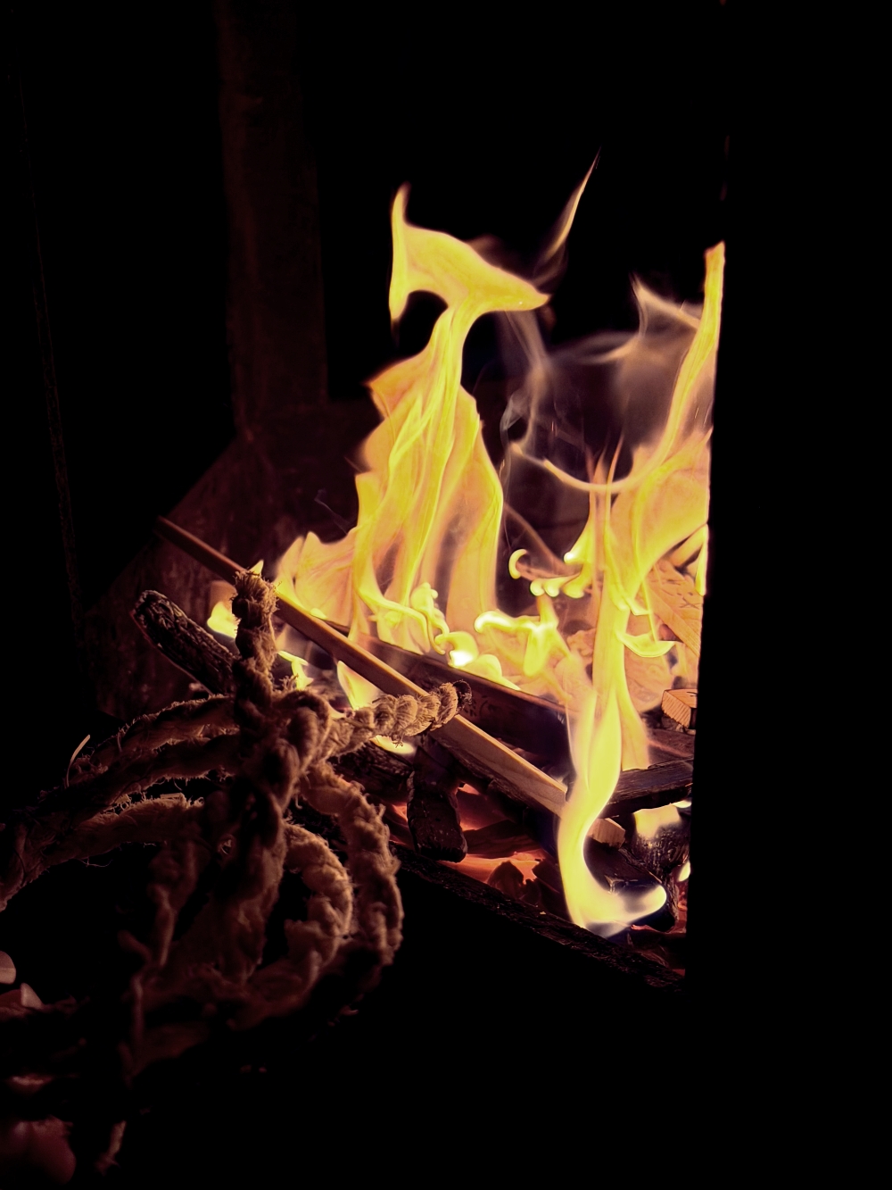 京都跨年怎麼過?八坂神社おけら詣り「白朮祭」,體驗最京都的年末儀式。(2025年跨2026年) - 第5張圖 京都跨年怎麼過?八坂神社おけら詣り「白朮祭」,體驗最京都的年末儀式。(2025年跨2026年)