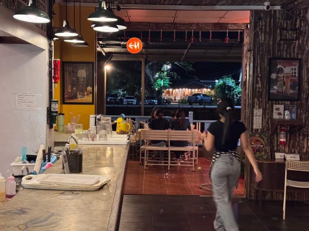泰國|尖竹汶府(Chanthaburi)| Tha Machan food(ร้านอาหารท่ามาจัน)河畔夜色裡的一頓溫柔晚餐。(尖竹汶府美食) - 第3張圖 泰國|尖竹汶府(Chanthaburi)| Tha Machan food(ร้านอาหารท่ามาจัน)河畔夜色裡的一頓溫柔晚餐。(尖竹汶府美食)