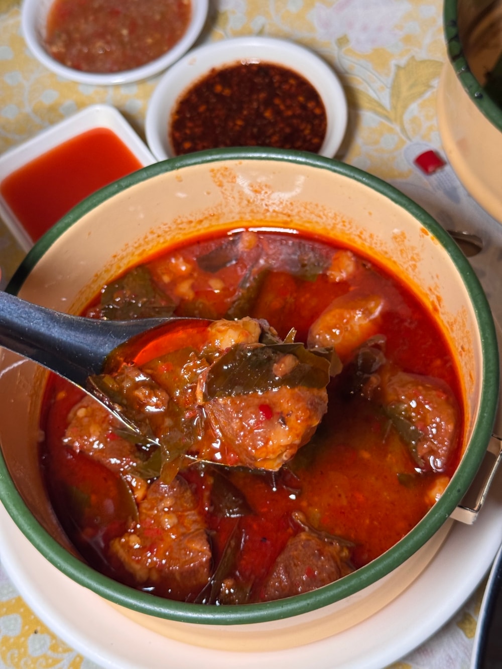 泰國|尖竹汶府(Chanthaburi)| Tha Machan food(ร้านอาหารท่ามาจัน)河畔夜色裡的一頓溫柔晚餐。(尖竹汶府美食) - 第11張圖 泰國|尖竹汶府(Chanthaburi)| Tha Machan food(ร้านอาหารท่ามาจัน)河畔夜色裡的一頓溫柔晚餐。(尖竹汶府美食)