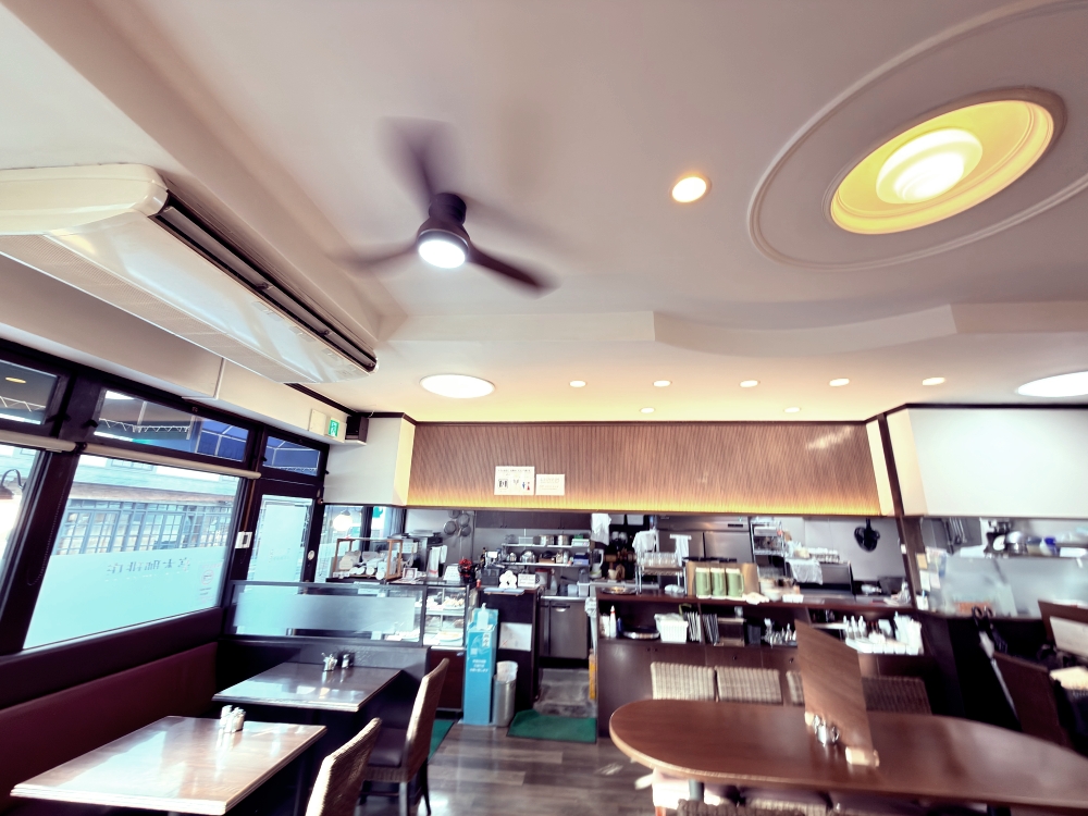 京都咖啡館|高木珈琲店 高辻本店|京都老派喫茶店早餐推薦,咖啡、吐司、昭和布丁的慢時光。(京都早午餐) - 第6張圖 京都咖啡館|高木珈琲店 高辻本店|京都老派喫茶店早餐推薦,咖啡、吐司、昭和布丁的慢時光。(京都早午餐)