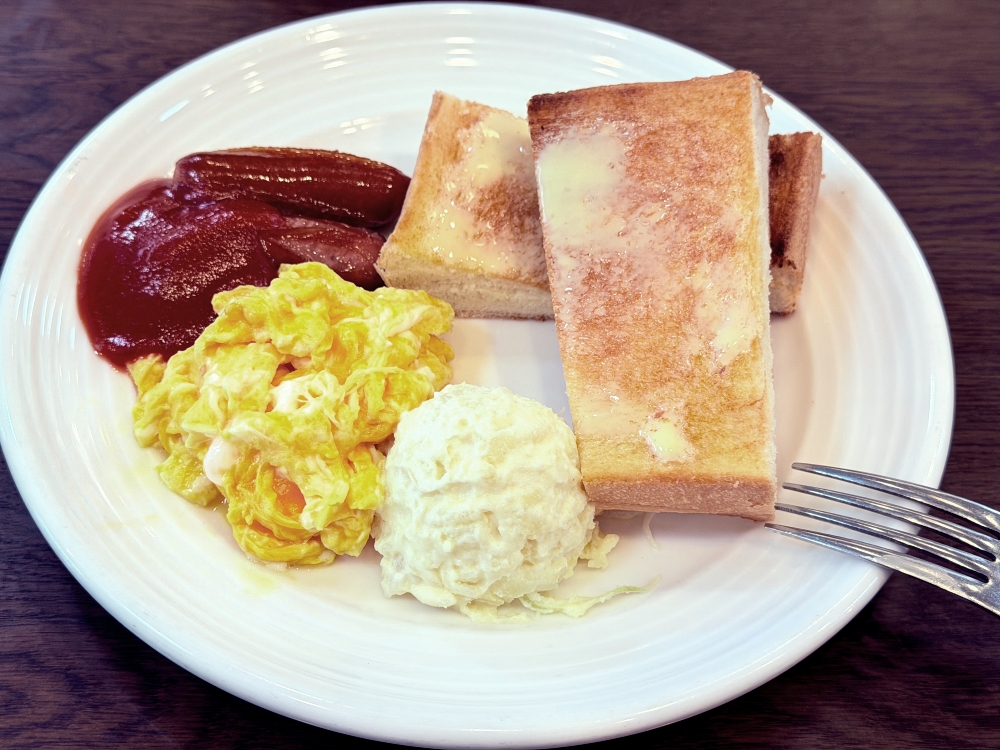 京都咖啡館|高木珈琲店 高辻本店|京都老派喫茶店早餐推薦,咖啡、吐司、昭和布丁的慢時光。(京都早午餐) - 第7張圖 京都咖啡館|高木珈琲店 高辻本店|京都老派喫茶店早餐推薦,咖啡、吐司、昭和布丁的慢時光。(京都早午餐)