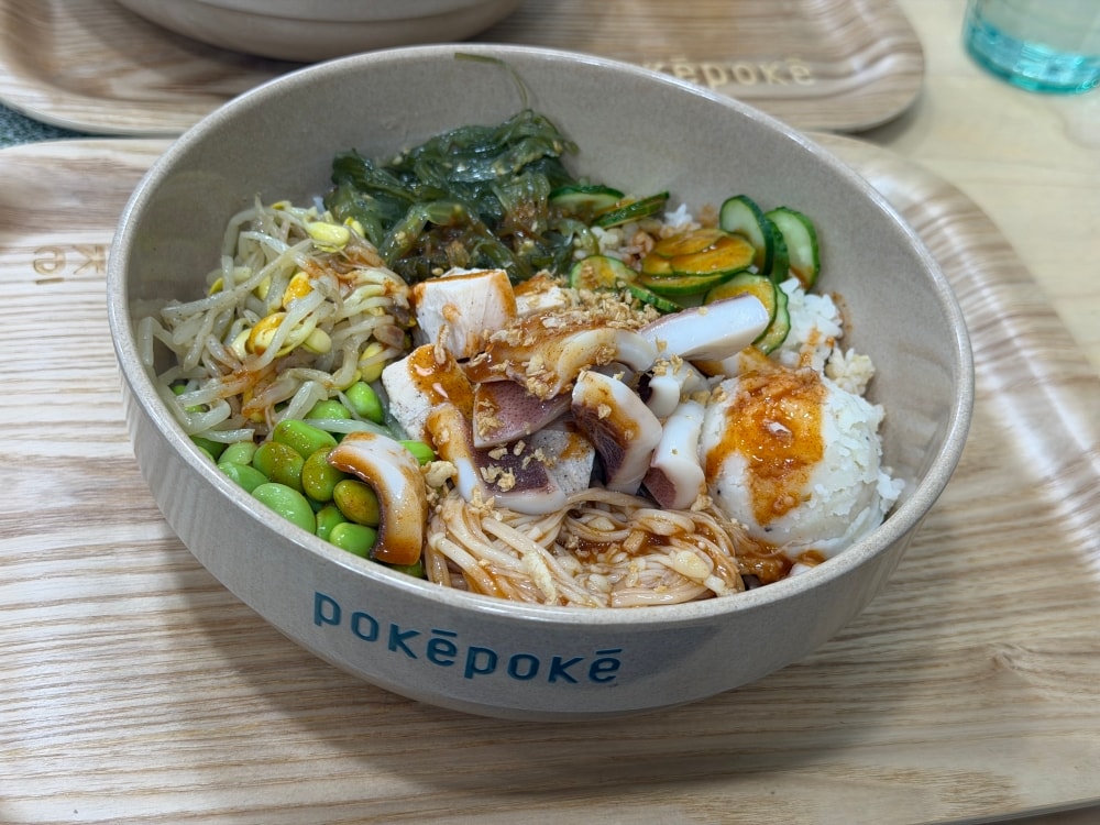 中壢美食｜PokéPoké 波奇波奇 中壢海華店，自己搭配的夏威夷波奇碗，清爽健康餐推薦。（中壢新店）