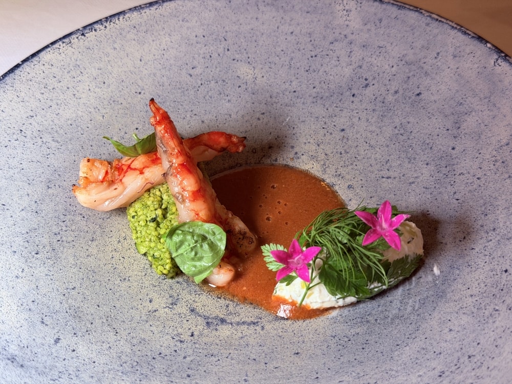 沖繩 SHIROUX 白色創意餐廳開箱|Halekulani Okinawa 米其林級 Fine Dining 體驗。(SHIROUX Okinawa Review|Halekulani Okinawa Fine Dining Experience & Michelin-Level Cuisine) - 第7張圖 Okinawa seafood fine dining SHIROUX Halekulani Okinawa restaurant