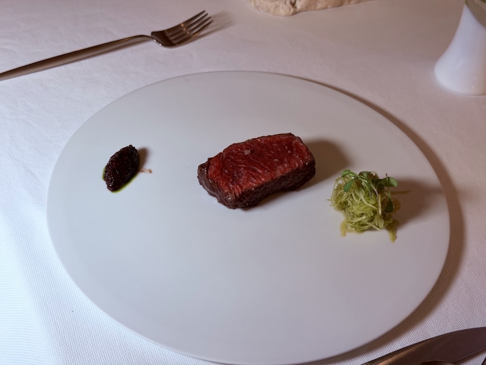 沖繩 SHIROUX 白色創意餐廳開箱|Halekulani Okinawa 米其林級 Fine Dining 體驗。(SHIROUX Okinawa Review|Halekulani Okinawa Fine Dining Experience & Michelin-Level Cuisine) - 第9張圖 Batch IMG