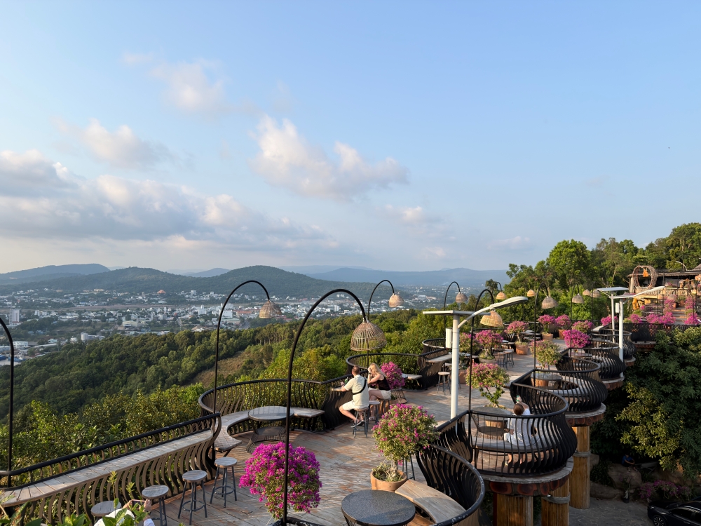 The Peak 咖啡館環境