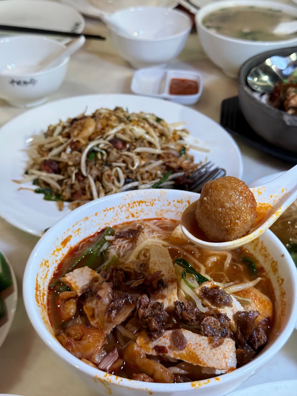 【2026吉隆坡自由行】吉隆坡美食推薦|十號胡同 Lot 10 Hutong:一次吃遍馬來西亞老字號美食,從福建麵到肉骨茶的南洋味覺旅行。 - 第20張圖 馬來西亞|吉隆坡|十號胡同 Lot 10 Hutong 一次吃遍當地老字號美食