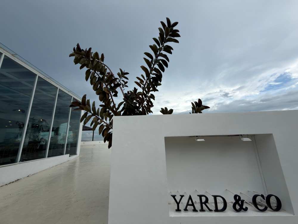 【2026吉隆坡自由行】柔佛海景咖啡館推薦|Yard & Co. 邊佳蘭絕美海景咖啡館:吹海風、吃甜點,收藏南洋最療癒的午後時光。 - 第16張圖 Batch IMG